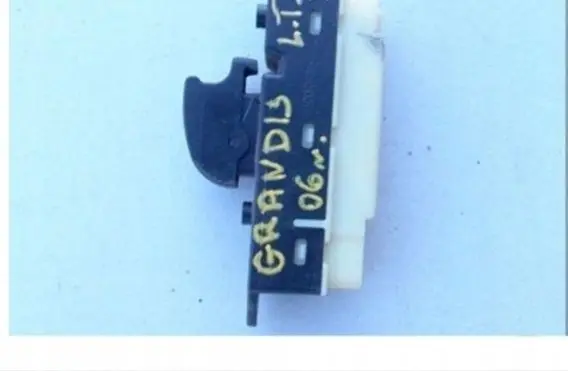 Mitsubishi Grandis Electric window control switch