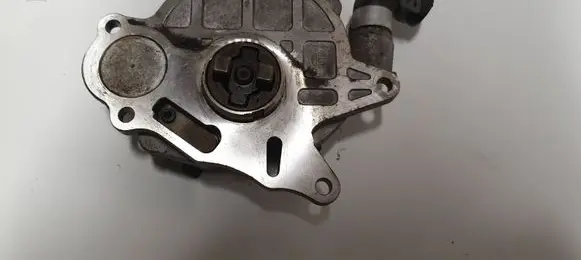 Volkswagen PASSAT B6 Vacuum pump 03L145100