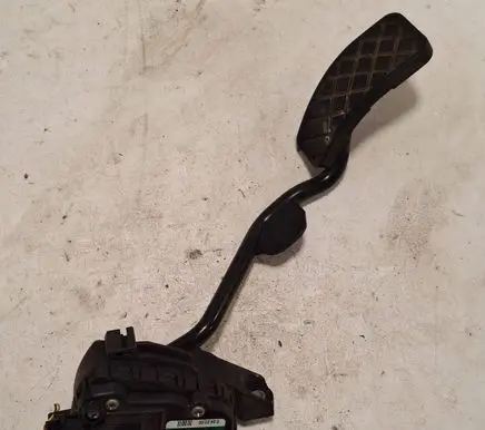 Audi A4 S4 B7 8E 8H Accelerator throttle pedal 6PV00802634 8E2721523E 042705