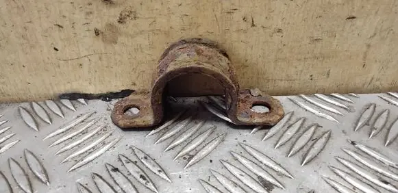 Nissan X-Trail T31 Sway bar bush bracket, rear 