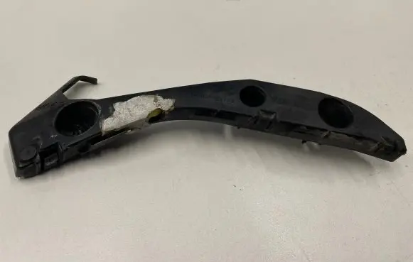 Toyota Prius (XW20) Front bumper mounting bracket 5211547010