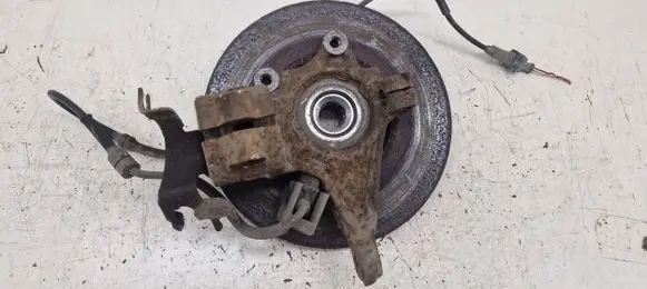 Citroen Xsara Picasso Front wheel hub