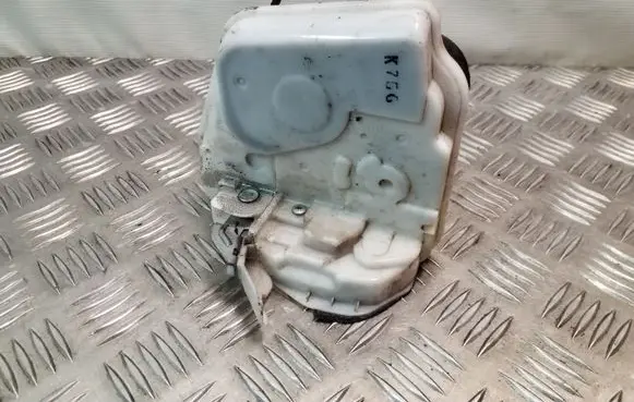 Front door lock