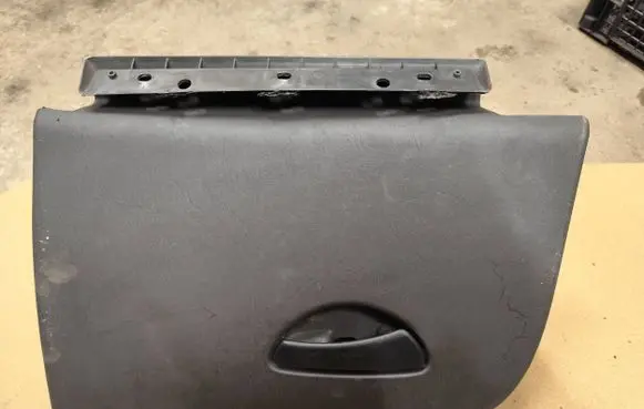 Ford Focus Glove box 2M5XA06024AA