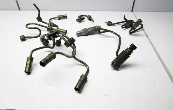 Renault Vel Satis Fuel injector supply line/pipe 