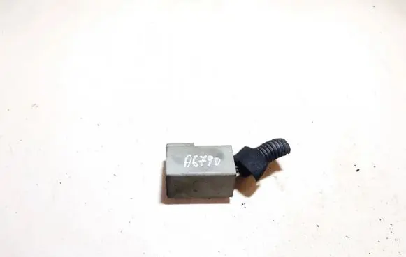 Opel Astra H Coolant fan relay 13178656