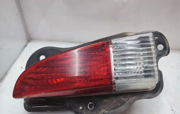 Hyundai Elantra Tailgate rear/tail lights
