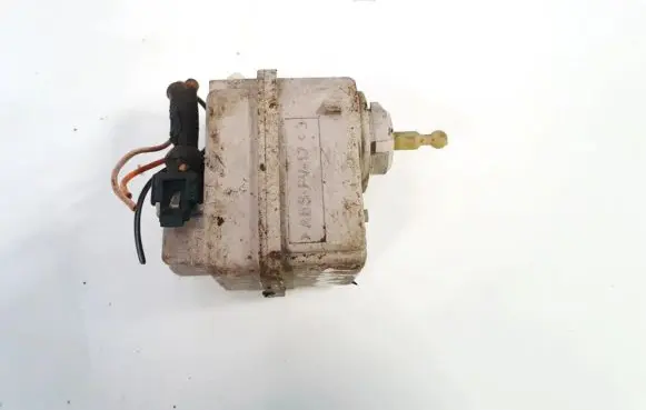 Headlight level adjustment motor