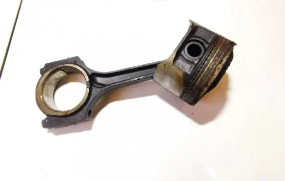Chrysler Voyager Piston with connecting rod