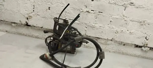 Jeep Cherokee Air suspension compressor/pump 68204730ae