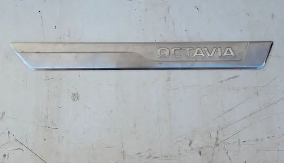 Skoda Octavia Mk4 Front sill trim cover 5E3853813