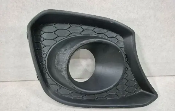 Suzuki Swift III Front fog light trim/grill 7175168R0