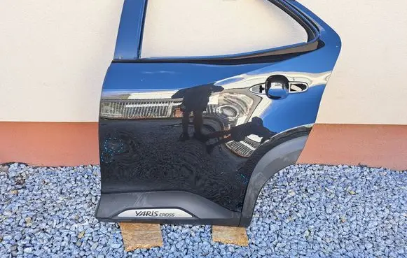Toyota Yaris Cross Rear door 