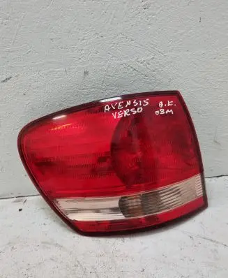 Toyota Avensis Verso Rear/tail lights