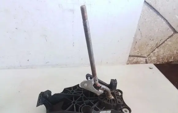 Mazda 2 Gear shifter/selector 3S67C453AE