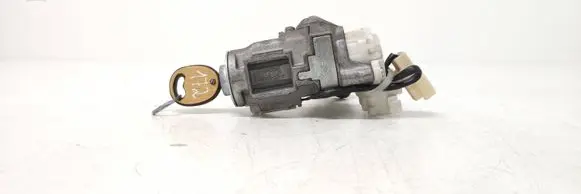 Toyota Corolla Verso E121 Ignition lock 46020336