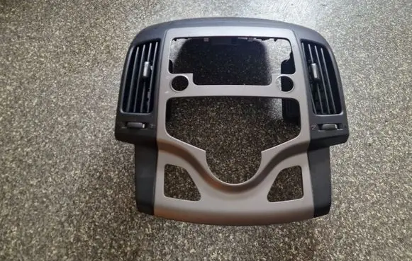 Hyundai i30 Radio/GPS head unit trim 