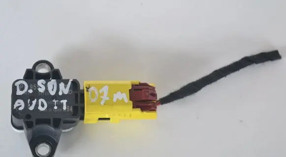 Audi TT TTS Mk2 Airbag deployment crash/impact sensor 8P0955557