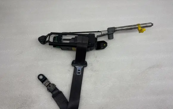 Volvo S60 Front seatbelt 8665868