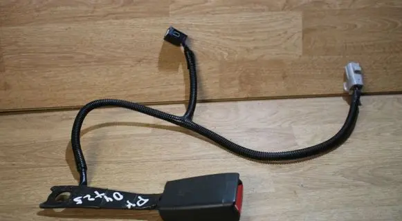 Toyota Avensis T250 Front seatbelt buckle