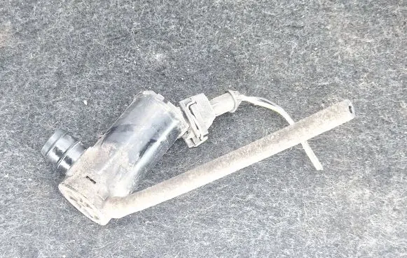 Volvo S60 Windscreen/windshield washer pump