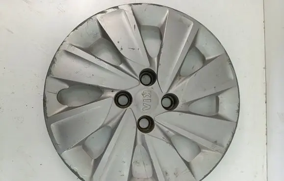 KIA Rio R15 wheel hub/cap/trim 