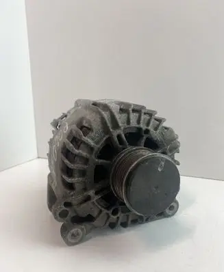 Volkswagen Polo V 6R Generator/alternator 03P903023D