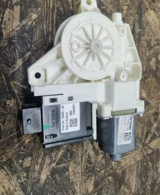 Alfa Romeo Giulia Front door window regulator motor C59652102 C59649102