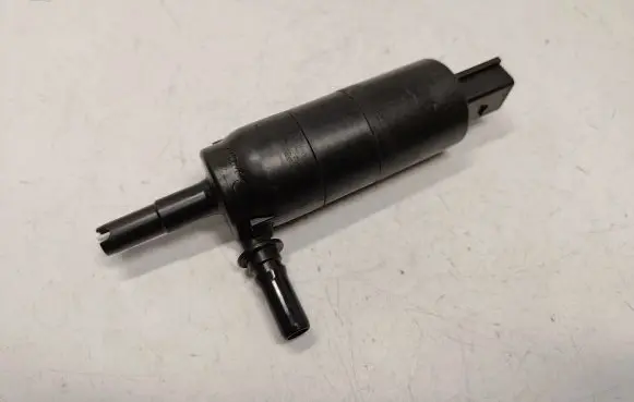 BMW 3 F30 F35 F31 Headlight washer pump 67637217792