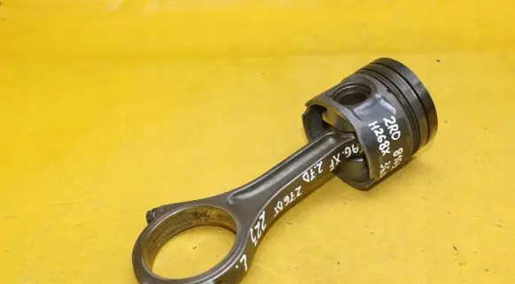 Jaguar XF X250 Piston with connecting rod
