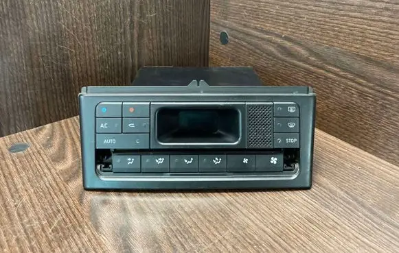 Renault Laguna I Climate control unit 9140010251 7700414647
