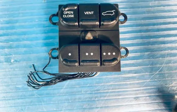 Chrysler Pacifica Multifunctional control switch/knob VM1105