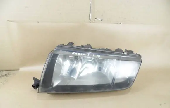 Skoda Fabia Mk1 (6Y) Headlight/headlamp 