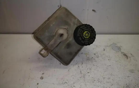 Volvo S60 Brake fluid reservoir 8646006