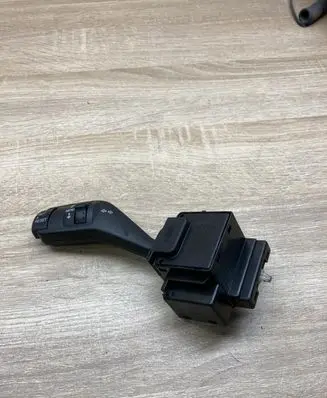 Ford Focus Indicator stalk 4M5T13335BD 17D940