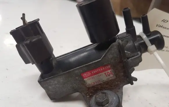 Subaru Forester SH Vacuum valve 1397001041