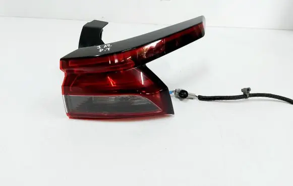 Nissan Qashqai J12 Rear/tail lights
