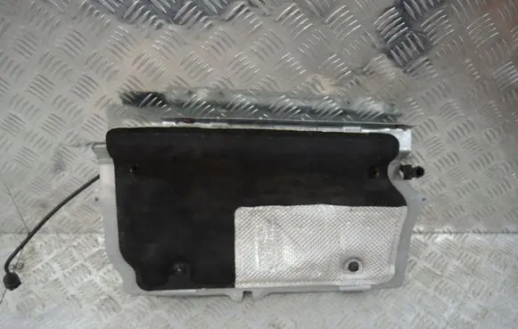 Volvo XC60 Heat shield in engine bay 31353774