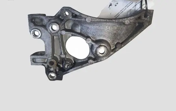 Citroen DS5 Engine mounting bracket 9672950980