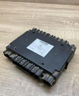 Volkswagen PASSAT B6 Seat control module 3C0959760B 05029423