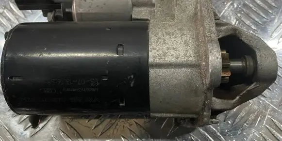Volkswagen PASSAT B5.5 Starter motor DGB 06B911023A