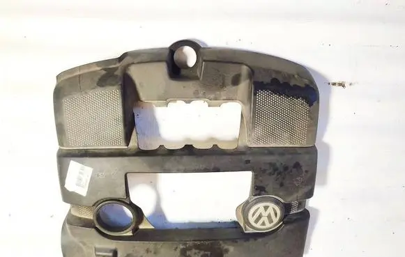 Volkswagen Golf V Engine cover (trim) 05a103925ce