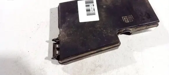 Ford C-MAX I Fuse box cover 318789195