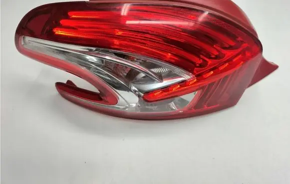 Peugeot 208 Rear/tail lights 9672628280