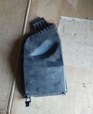 Mercedes-Benz C W203 Fuse box cover A2035450203