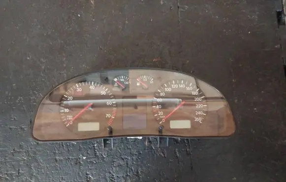 Volkswagen PASSAT B5 Speedometer (instrument cluster) 3B0920822 110008961016