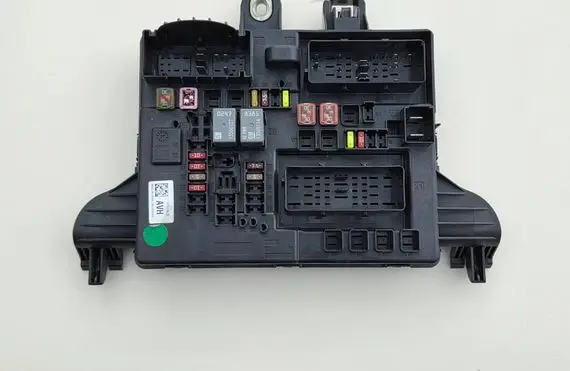 Opel Insignia A Fuse module 22737766