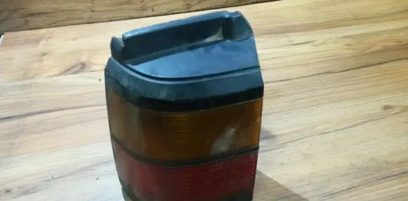 Volkswagen PASSAT B3 Rear/tail lights 333945111 Nenustatyta