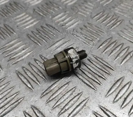 Toyota Prius+ (ZVW40) Oil pressure sensor 8353060020