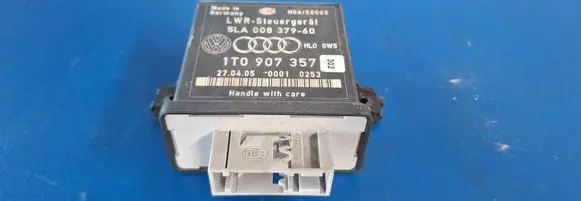 Volkswagen PASSAT B6 Light module LCM 1t0907357